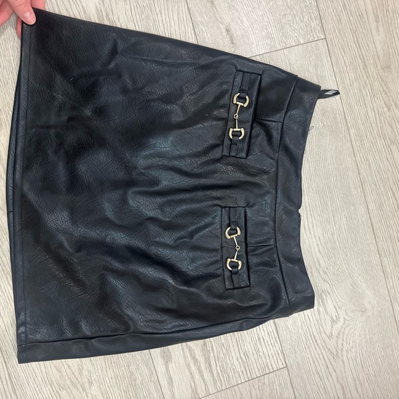 7 FOR ALL MANKIND skirt S - Picture 2 of 8